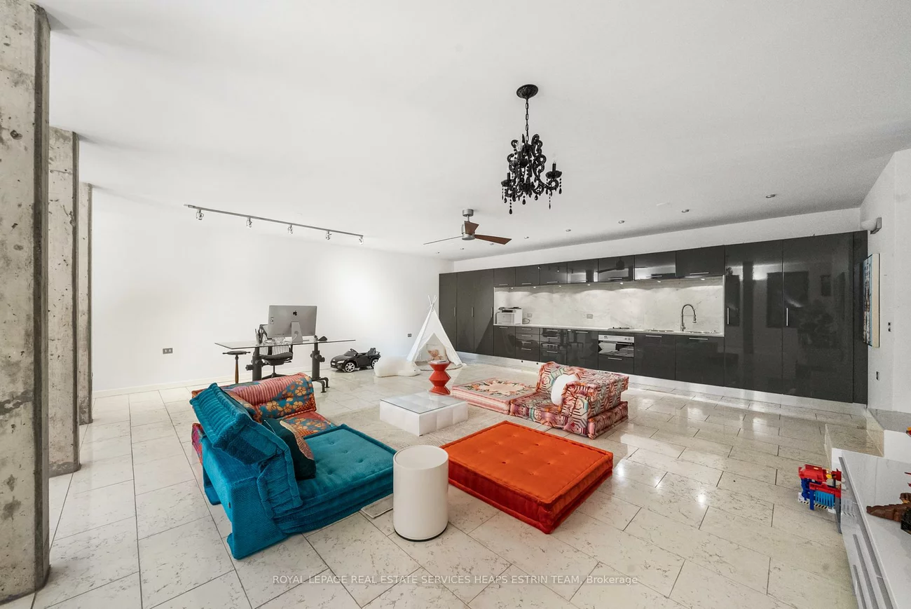 31, Governors, Leaside, Toronto