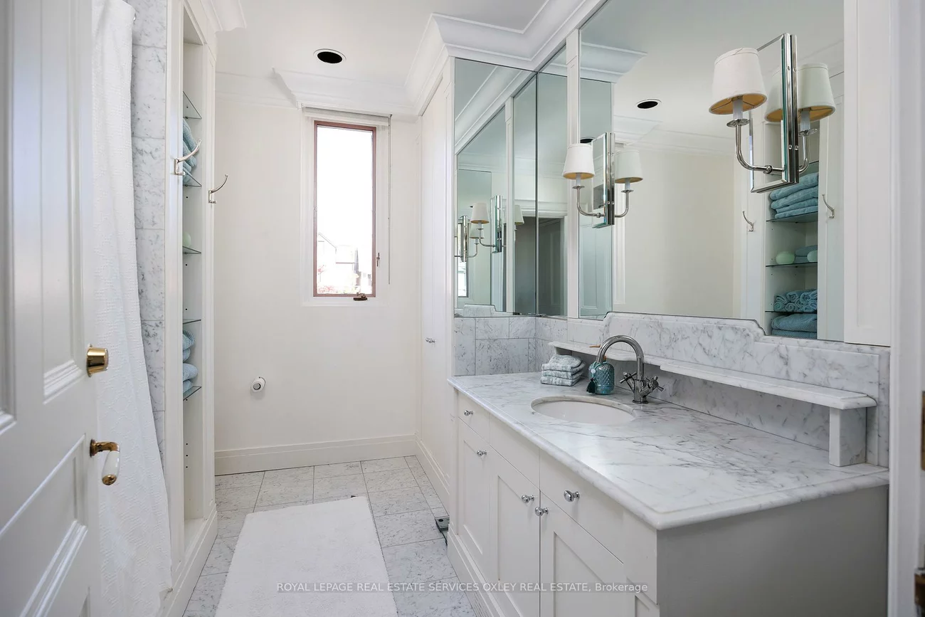 134, Roxborough, Annex, Toronto