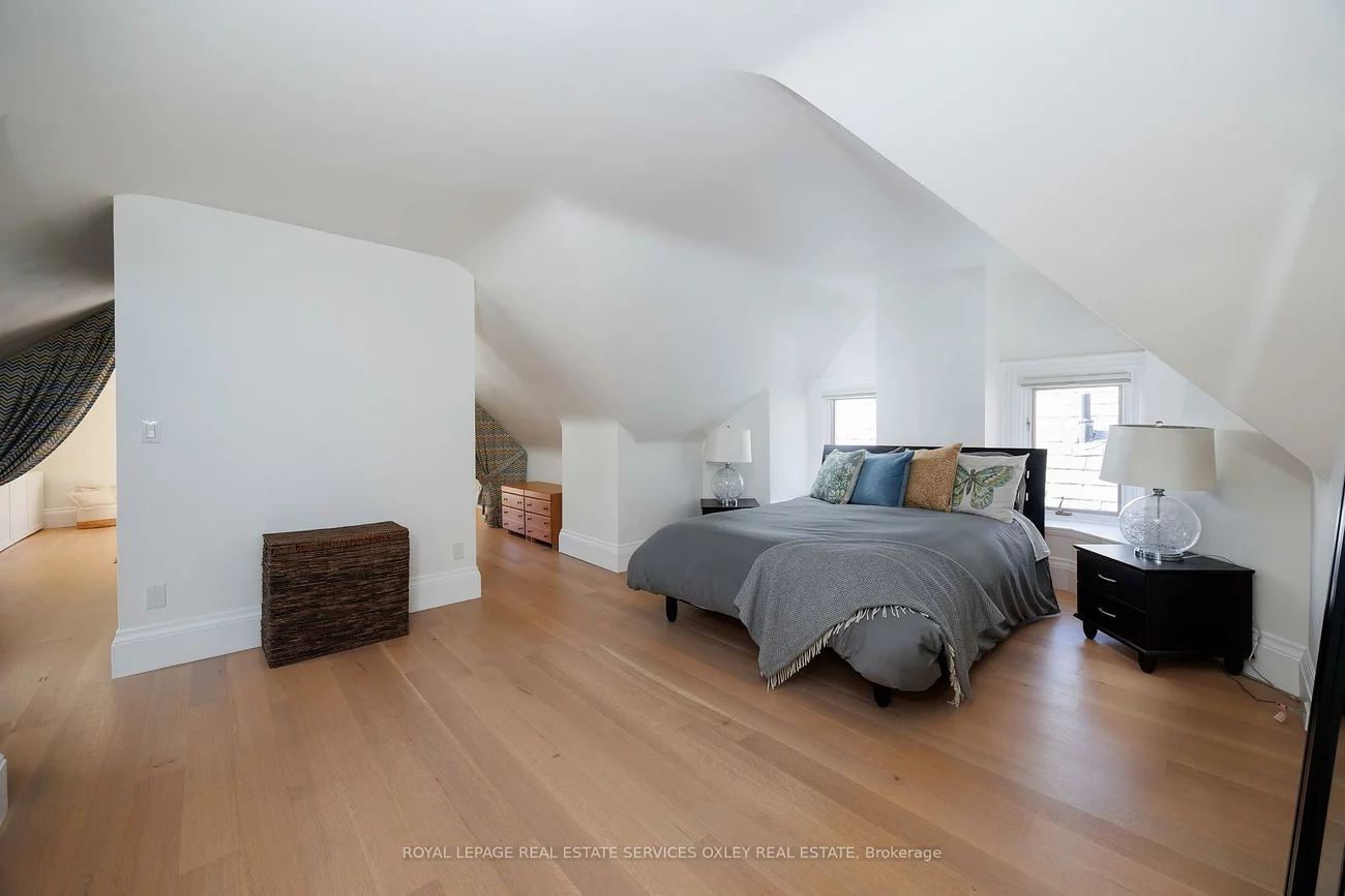 134, Roxborough, Annex, Toronto