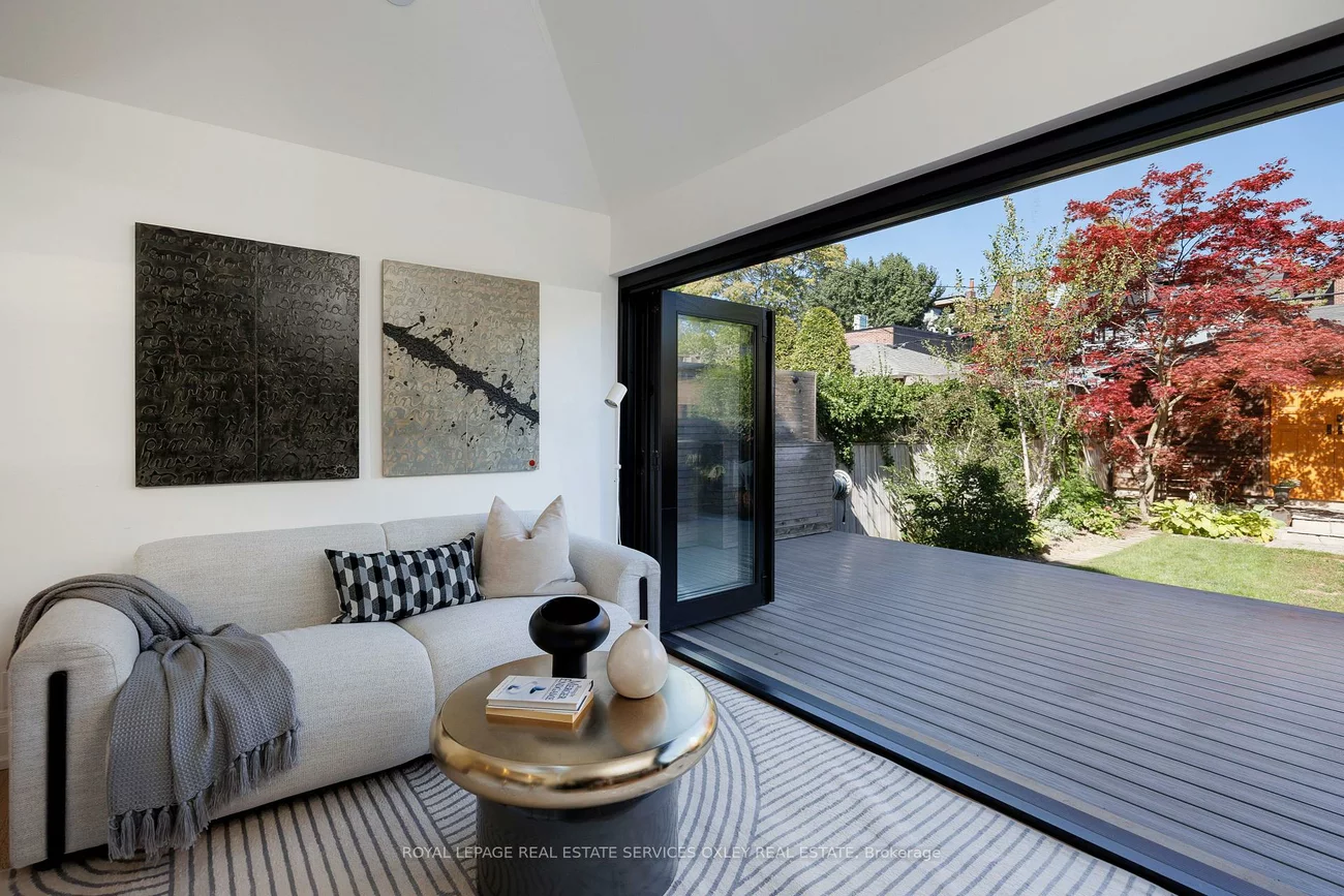 134, Roxborough, Annex, Toronto