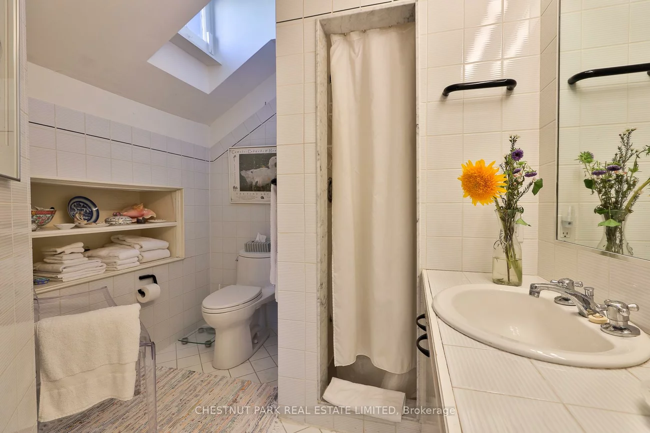 17, Bernard, Annex, Toronto
