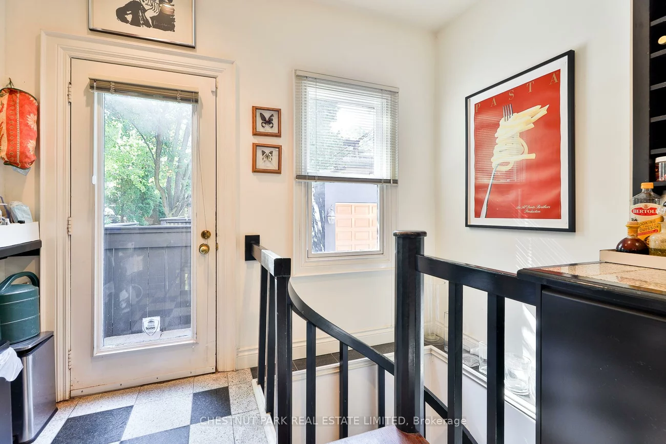 17, Bernard, Annex, Toronto