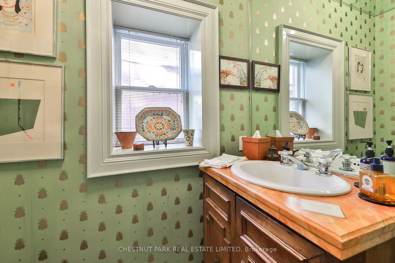 17, Bernard, Annex, Toronto
