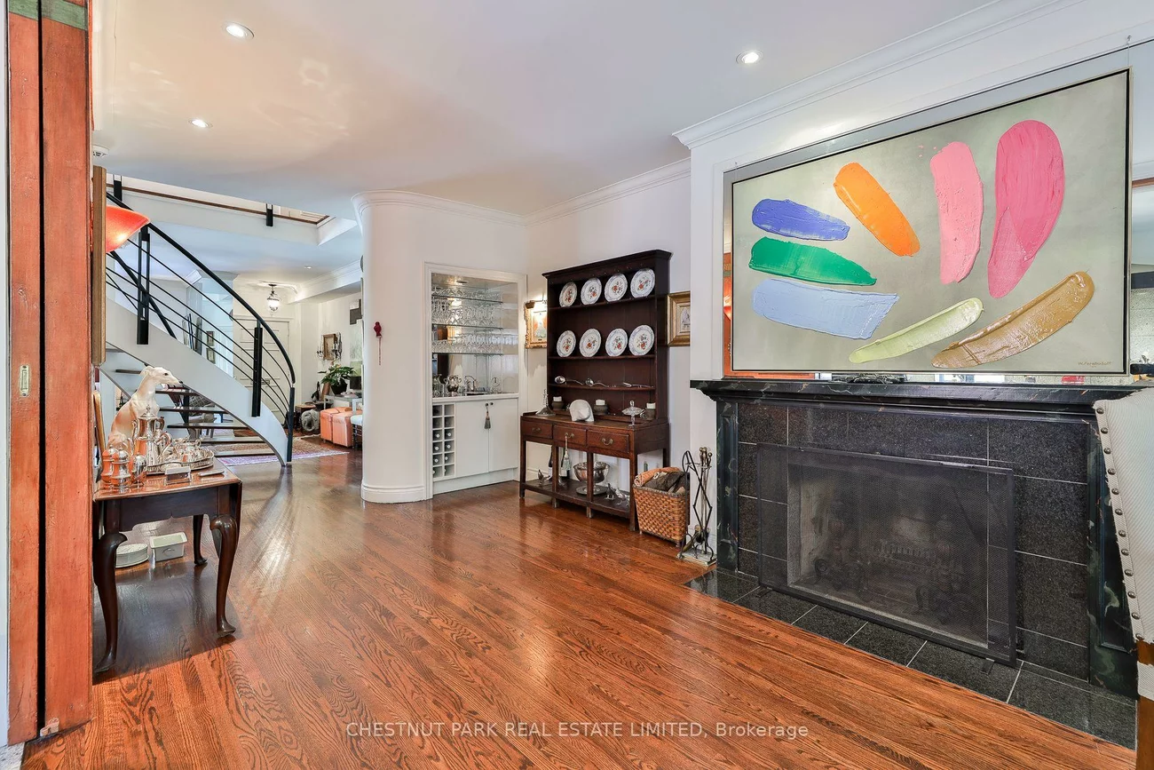 17, Bernard, Annex, Toronto