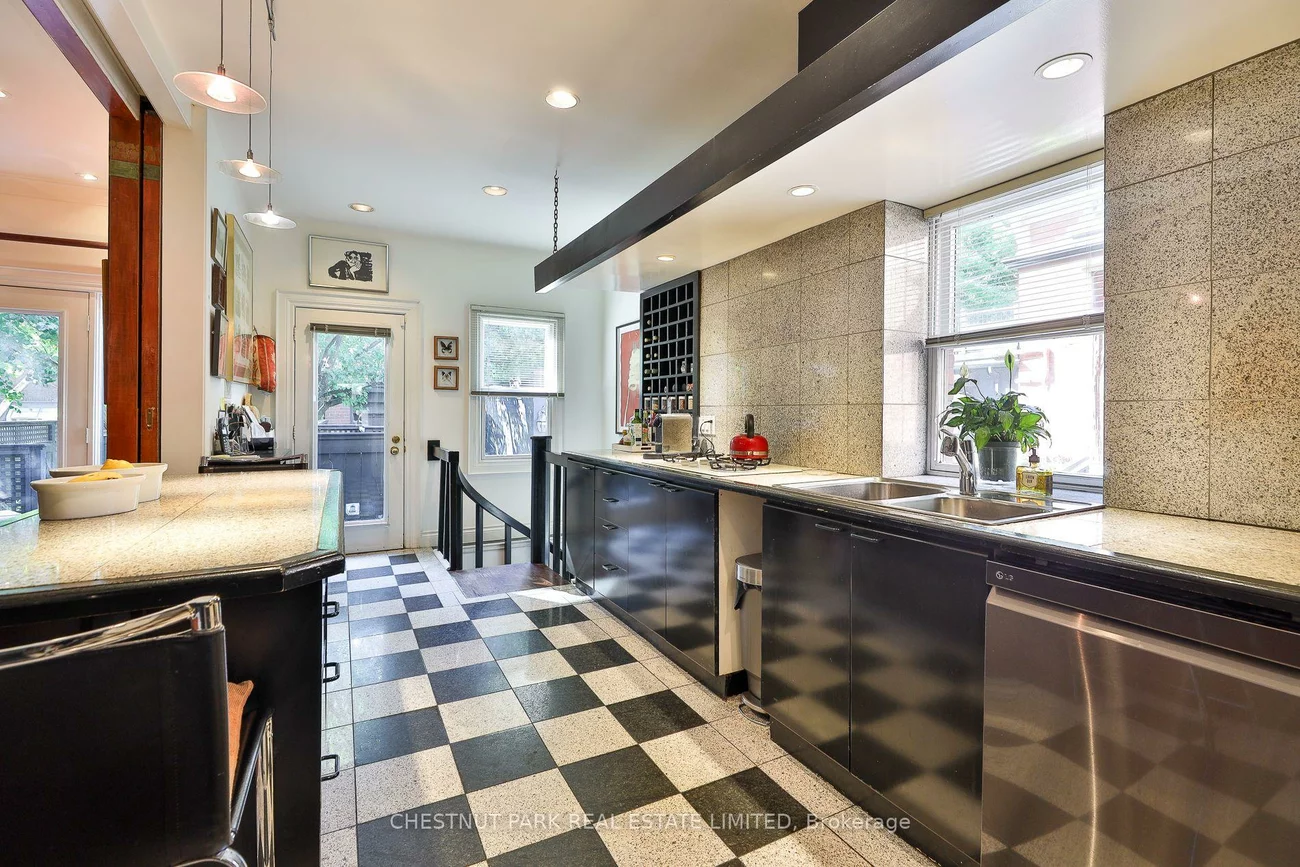 17, Bernard, Annex, Toronto