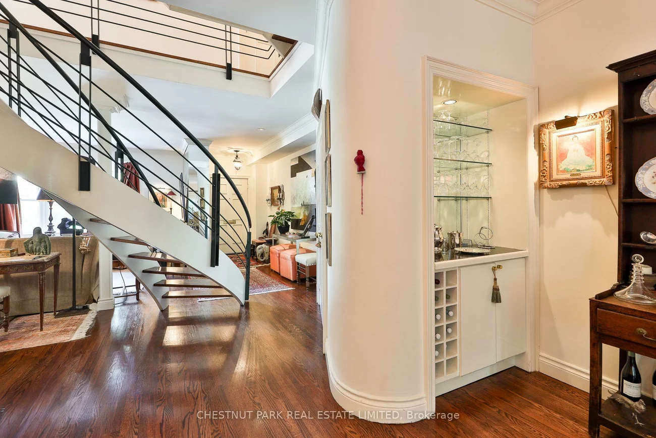 17, Bernard, Annex, Toronto