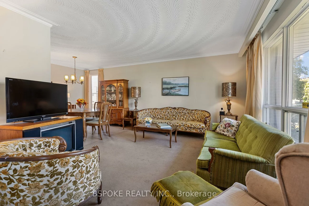 54, Warner, Victoria Village, Toronto