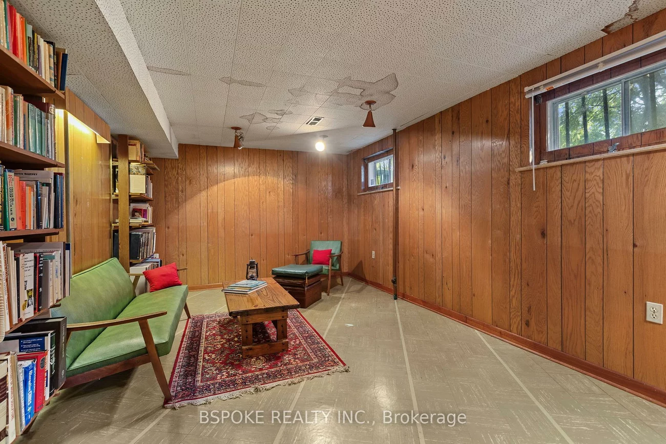 54, Warner, Victoria Village, Toronto