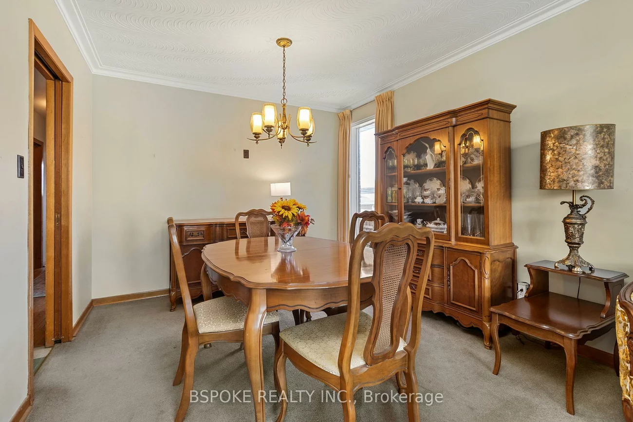 54, Warner, Victoria Village, Toronto