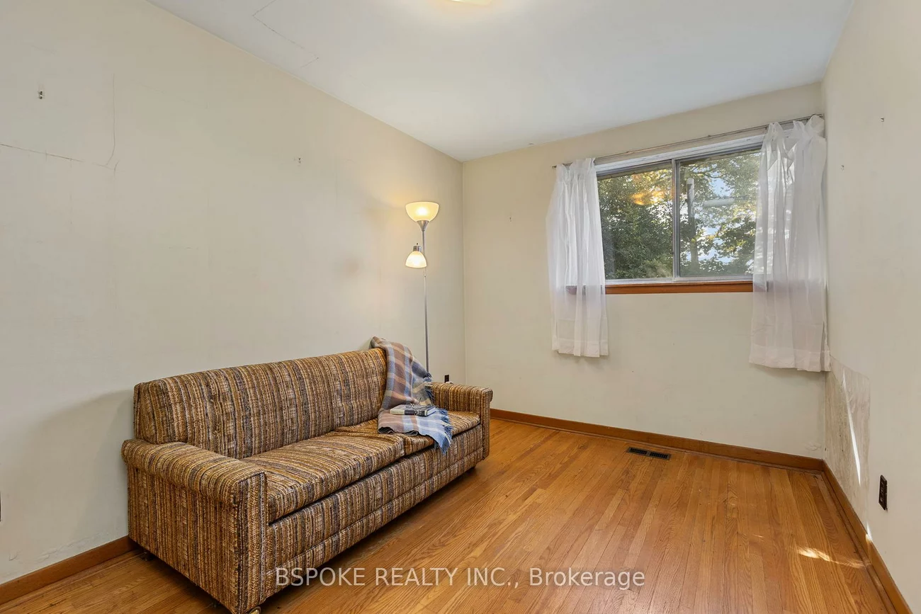 54, Warner, Victoria Village, Toronto