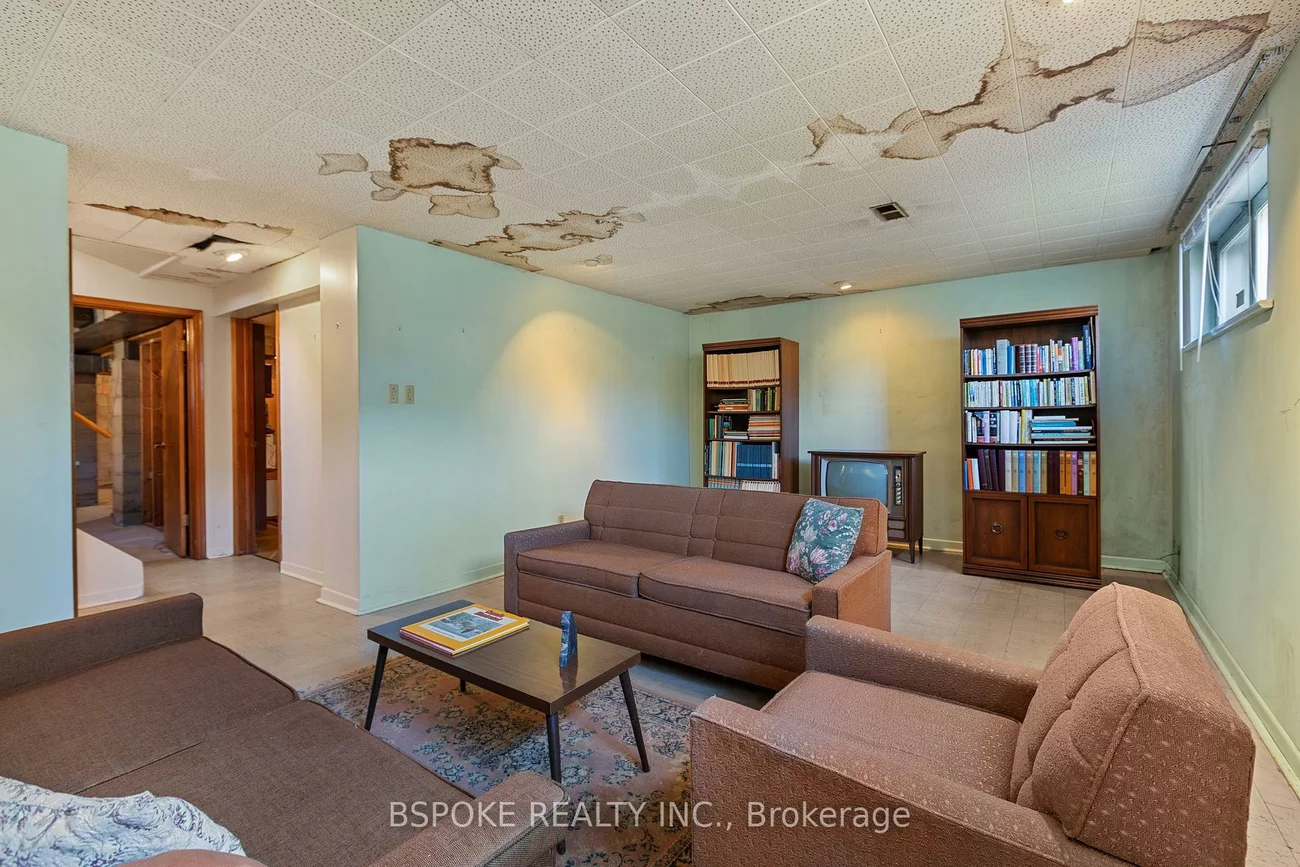 54, Warner, Victoria Village, Toronto