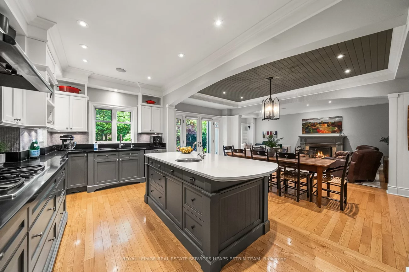 24, Heather, Leaside, Toronto
