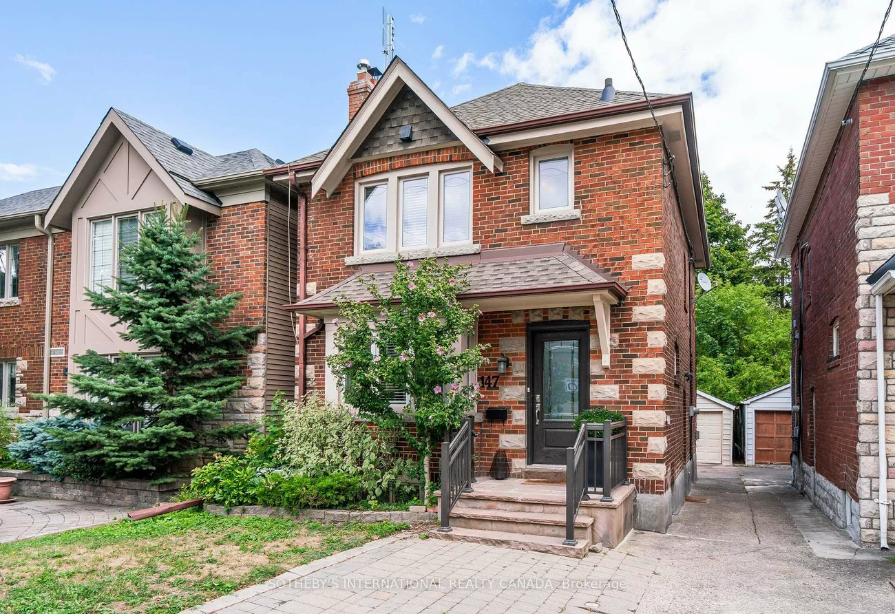 147, Rumsey, Leaside, Toronto