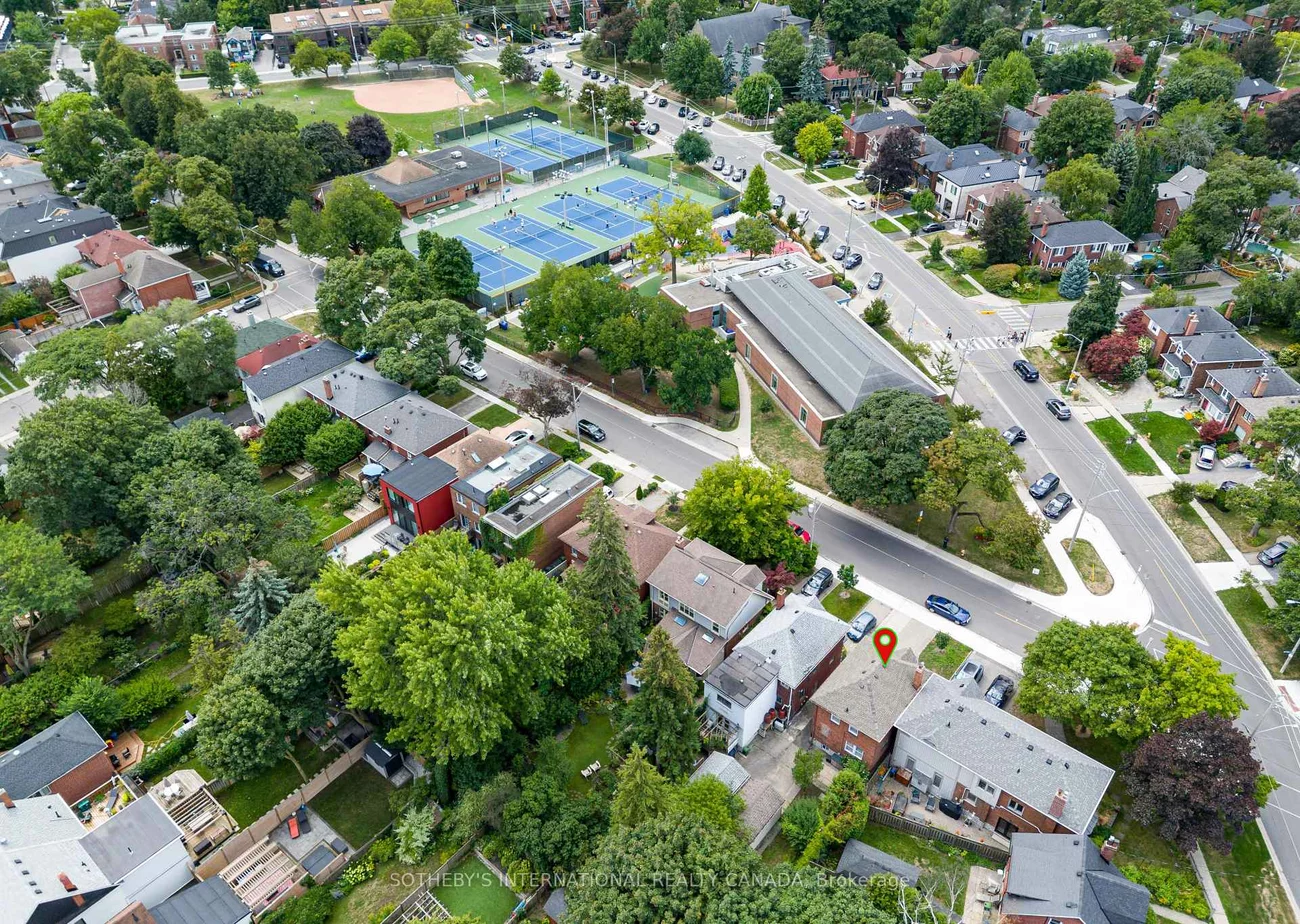 147, Rumsey, Leaside, Toronto
