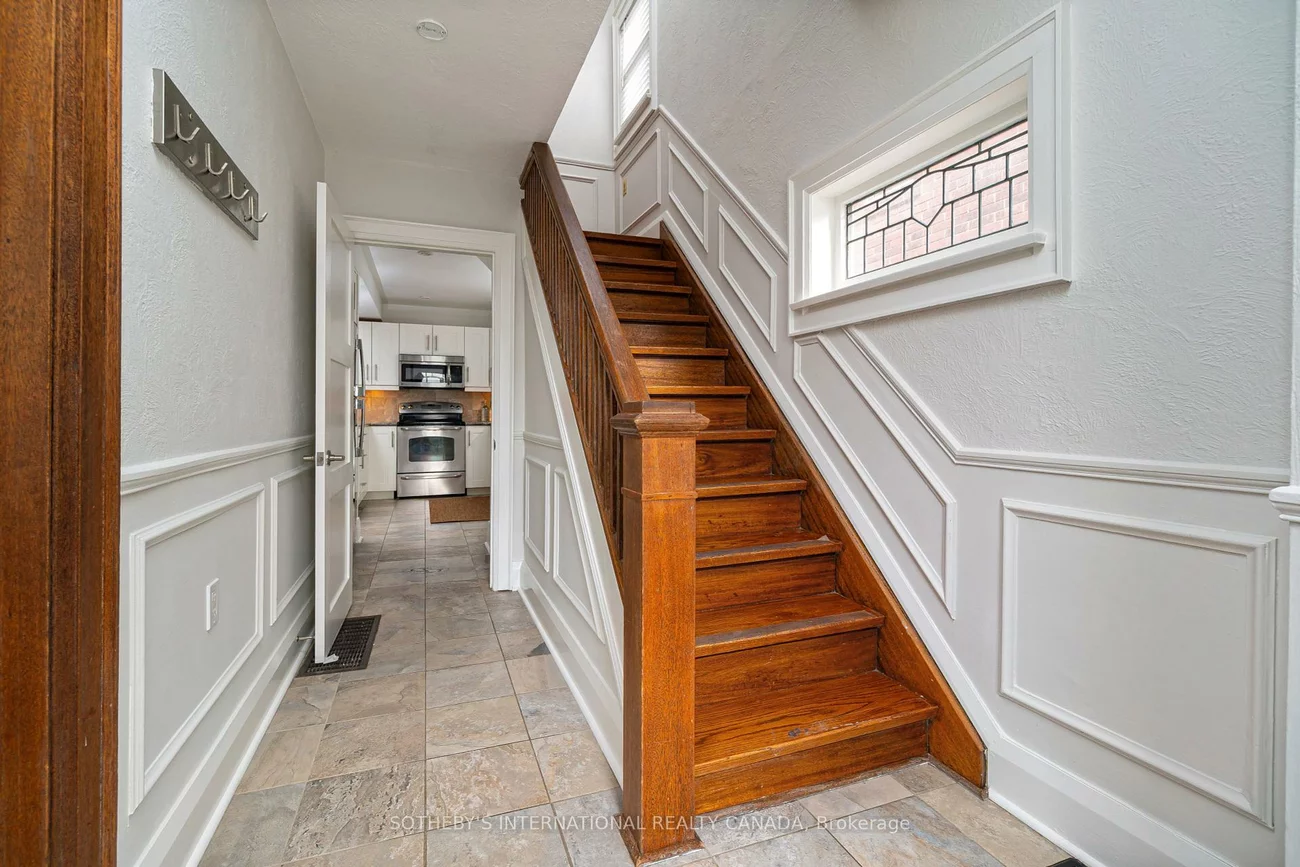 147, Rumsey, Leaside, Toronto