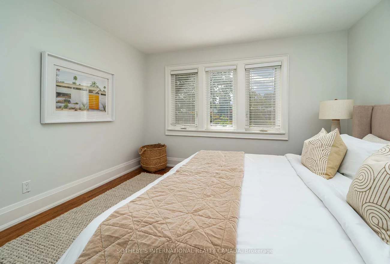 147, Rumsey, Leaside, Toronto