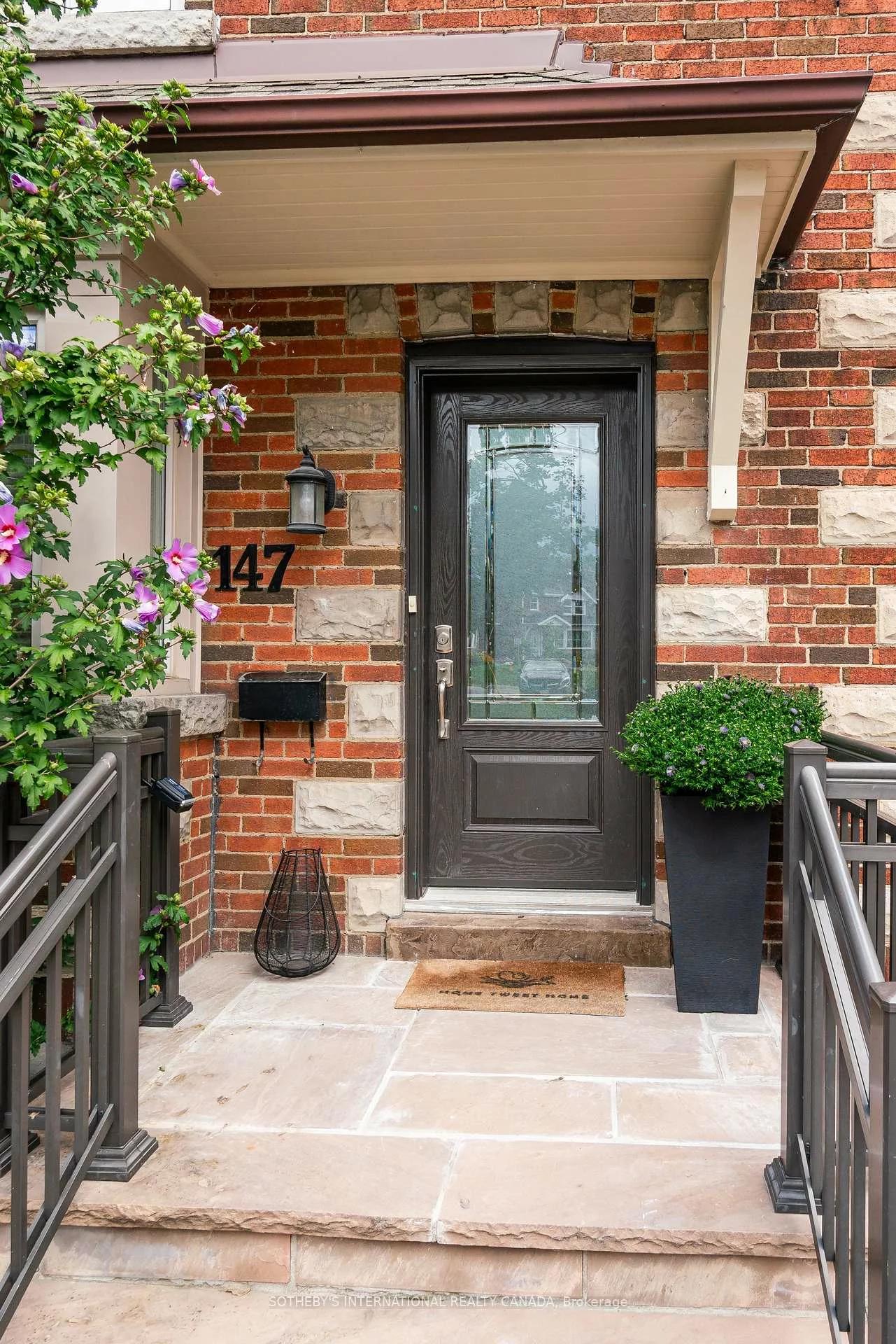 147, Rumsey, Leaside, Toronto