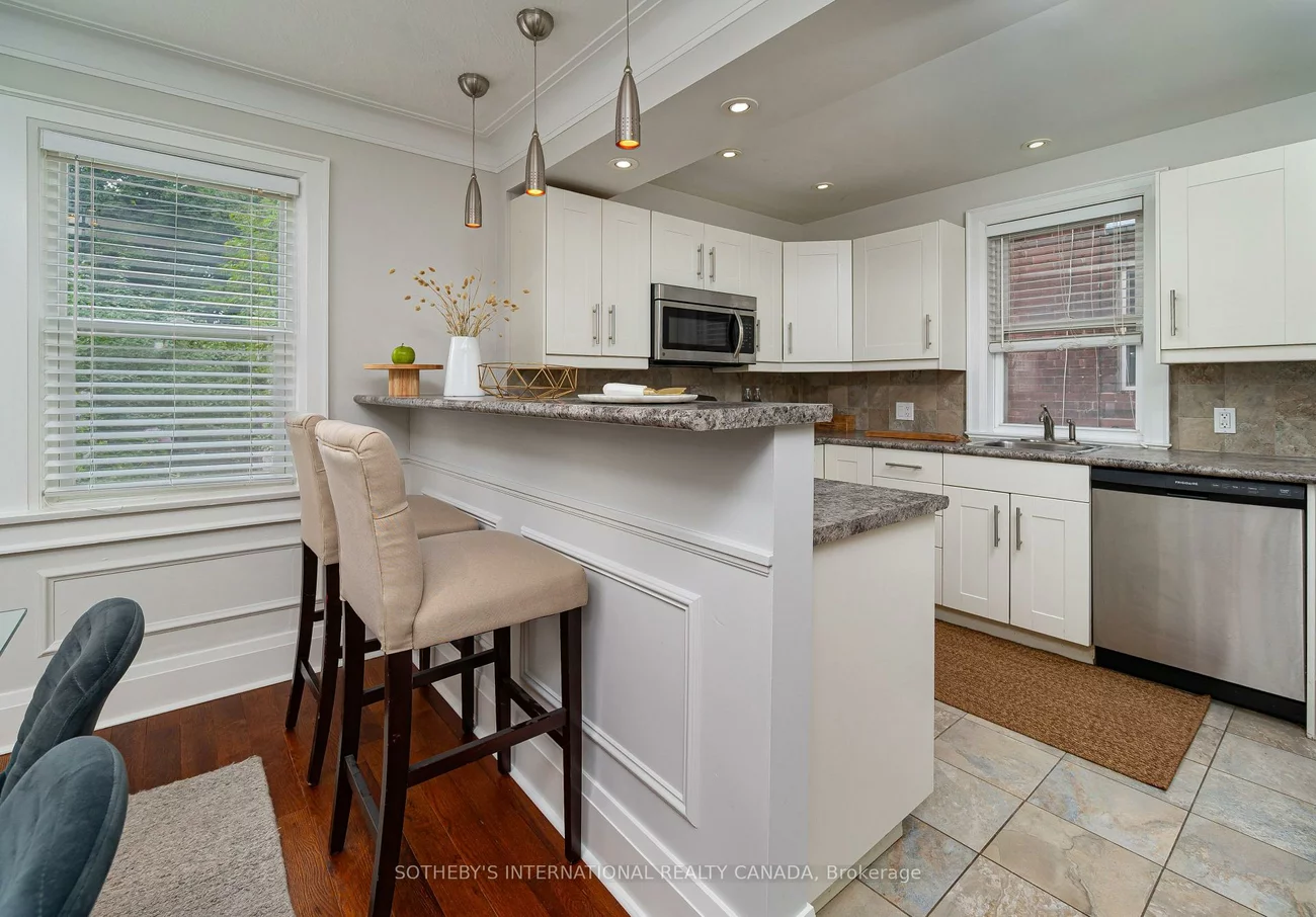 147, Rumsey, Leaside, Toronto