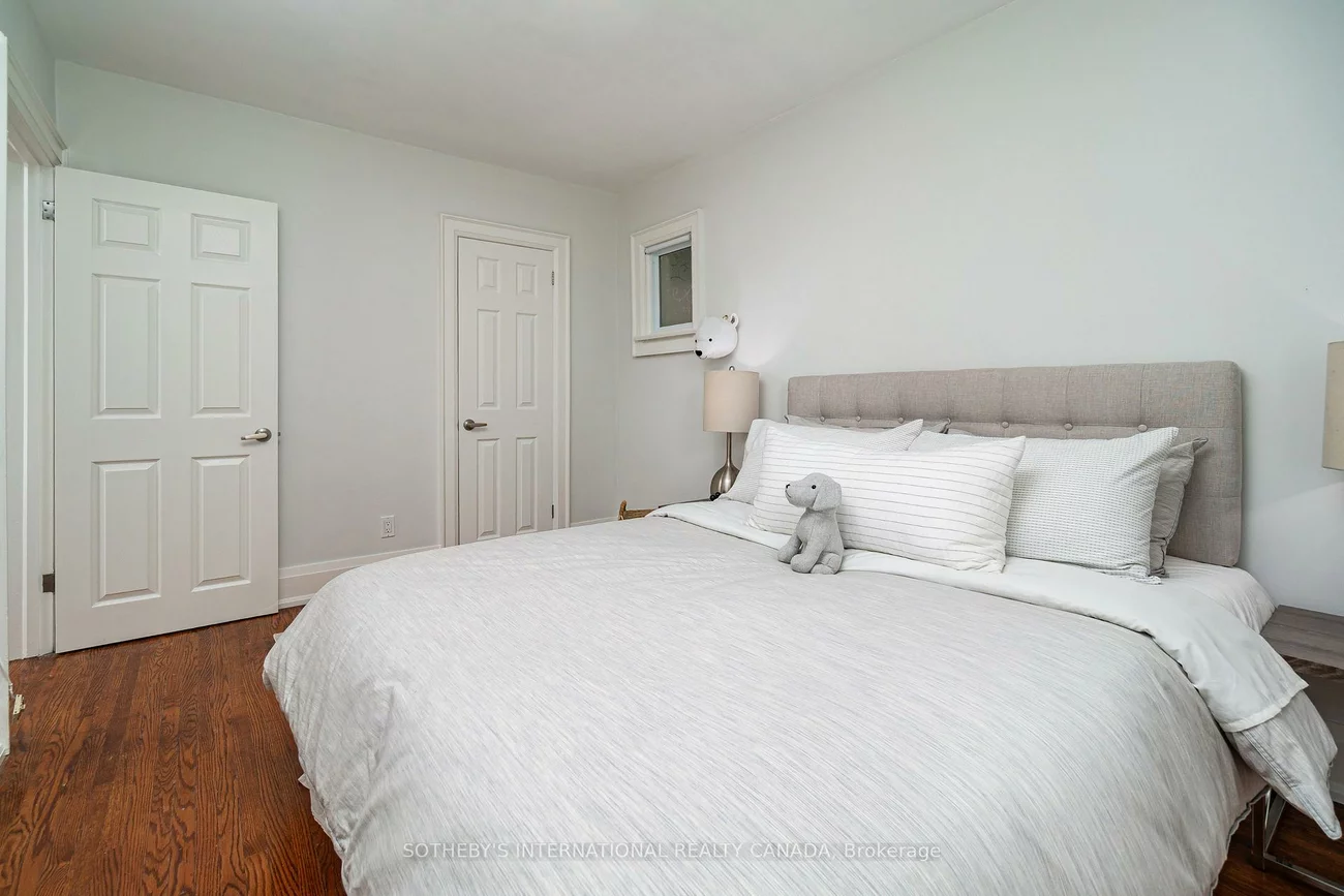 147, Rumsey, Leaside, Toronto