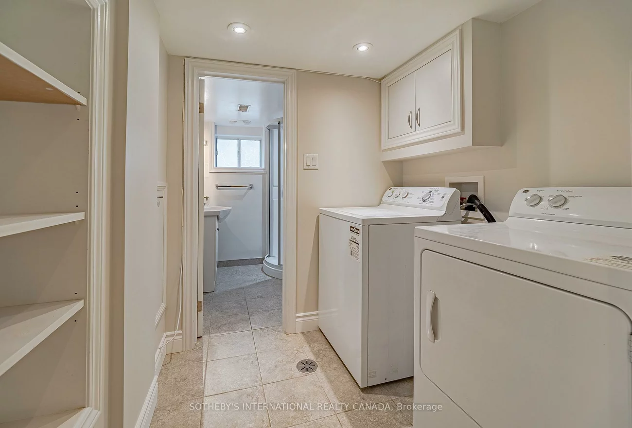 147, Rumsey, Leaside, Toronto