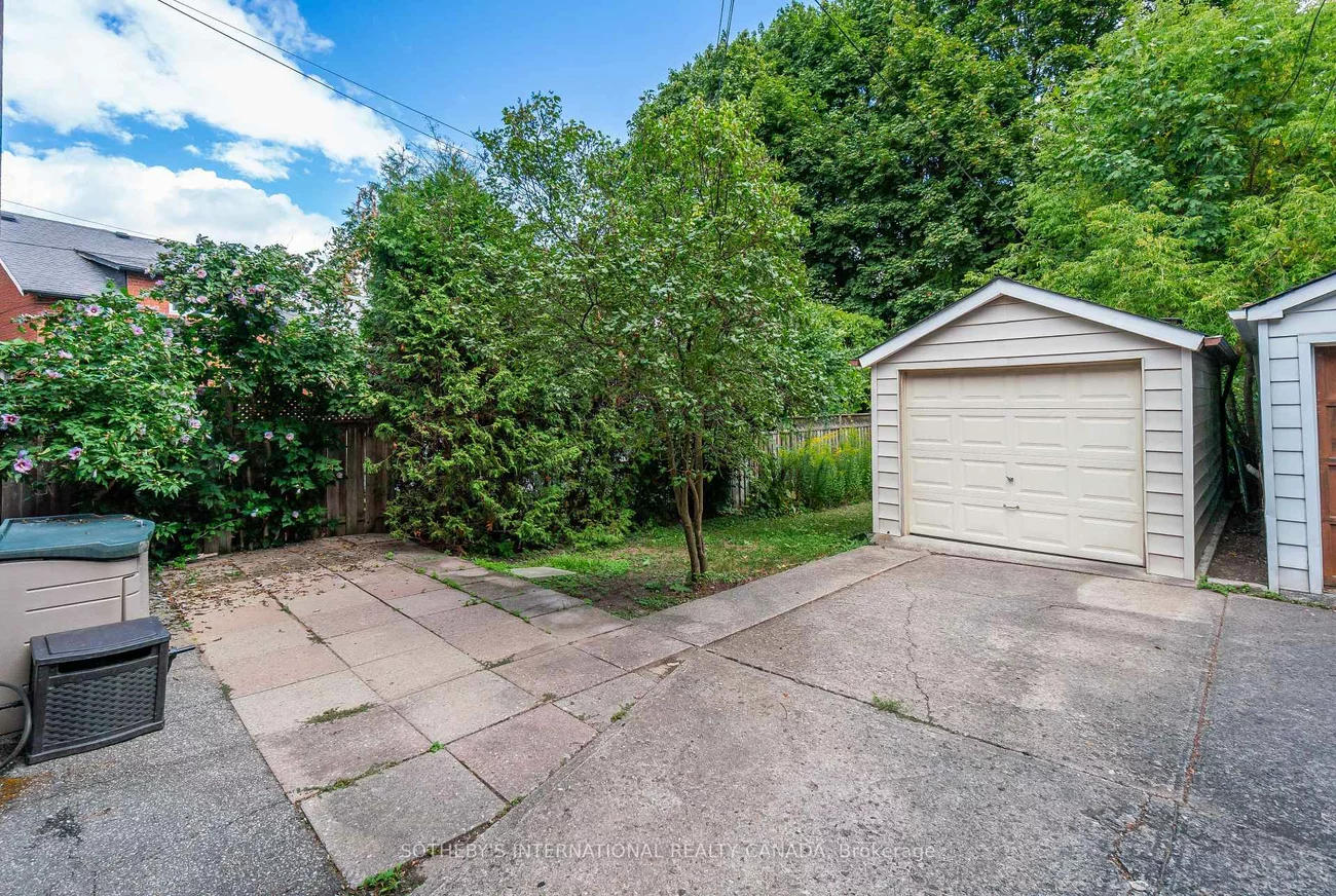 147, Rumsey, Leaside, Toronto