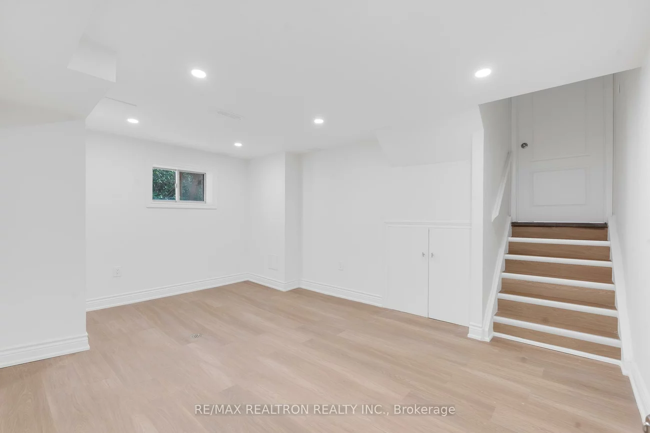 53, Knighton, Victoria Village, Toronto