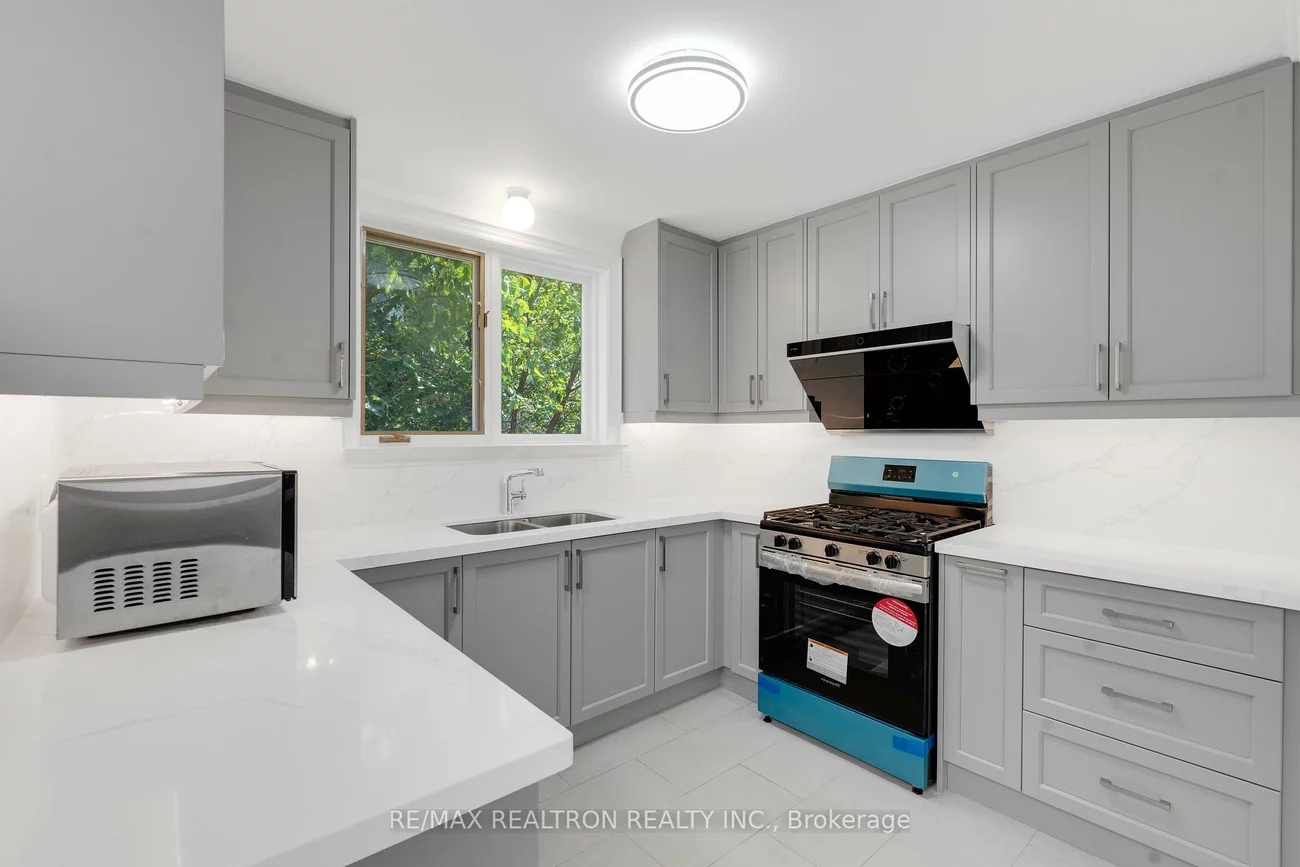 53, Knighton, Victoria Village, Toronto