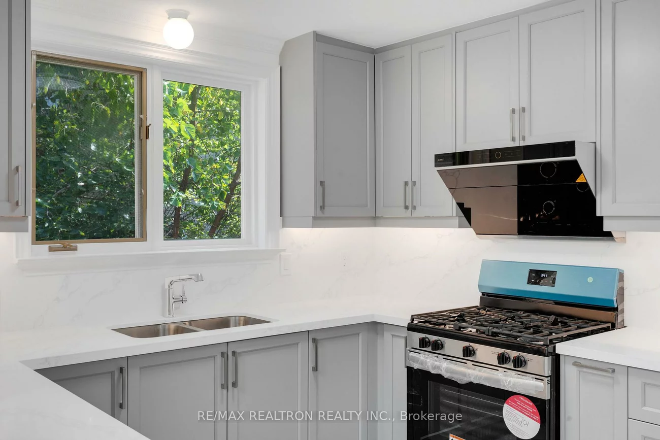 53, Knighton, Victoria Village, Toronto