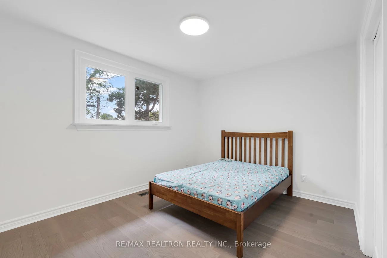 53, Knighton, Victoria Village, Toronto