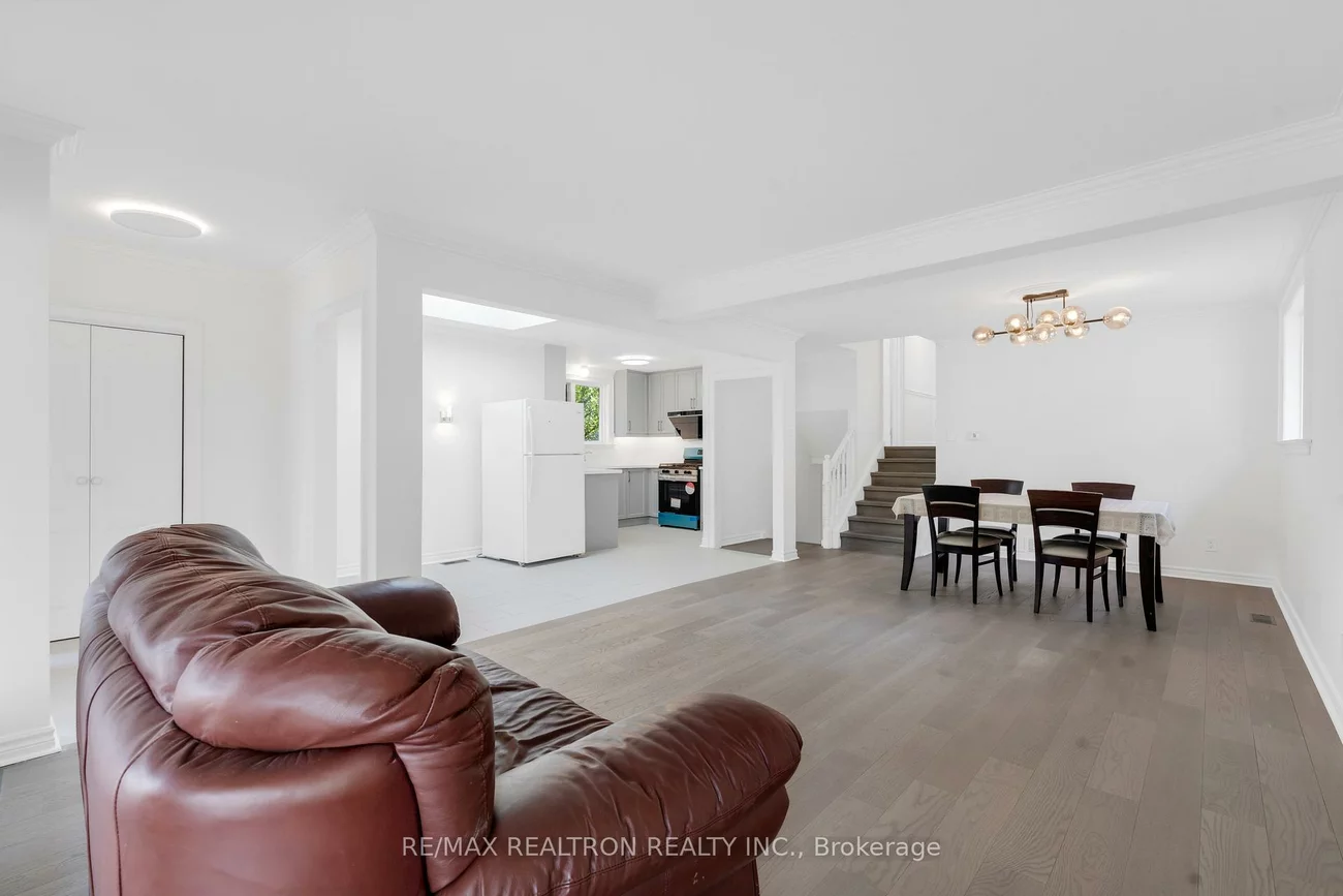 53, Knighton, Victoria Village, Toronto