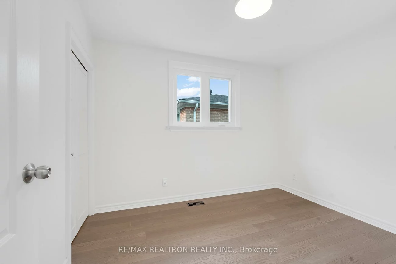 53, Knighton, Victoria Village, Toronto