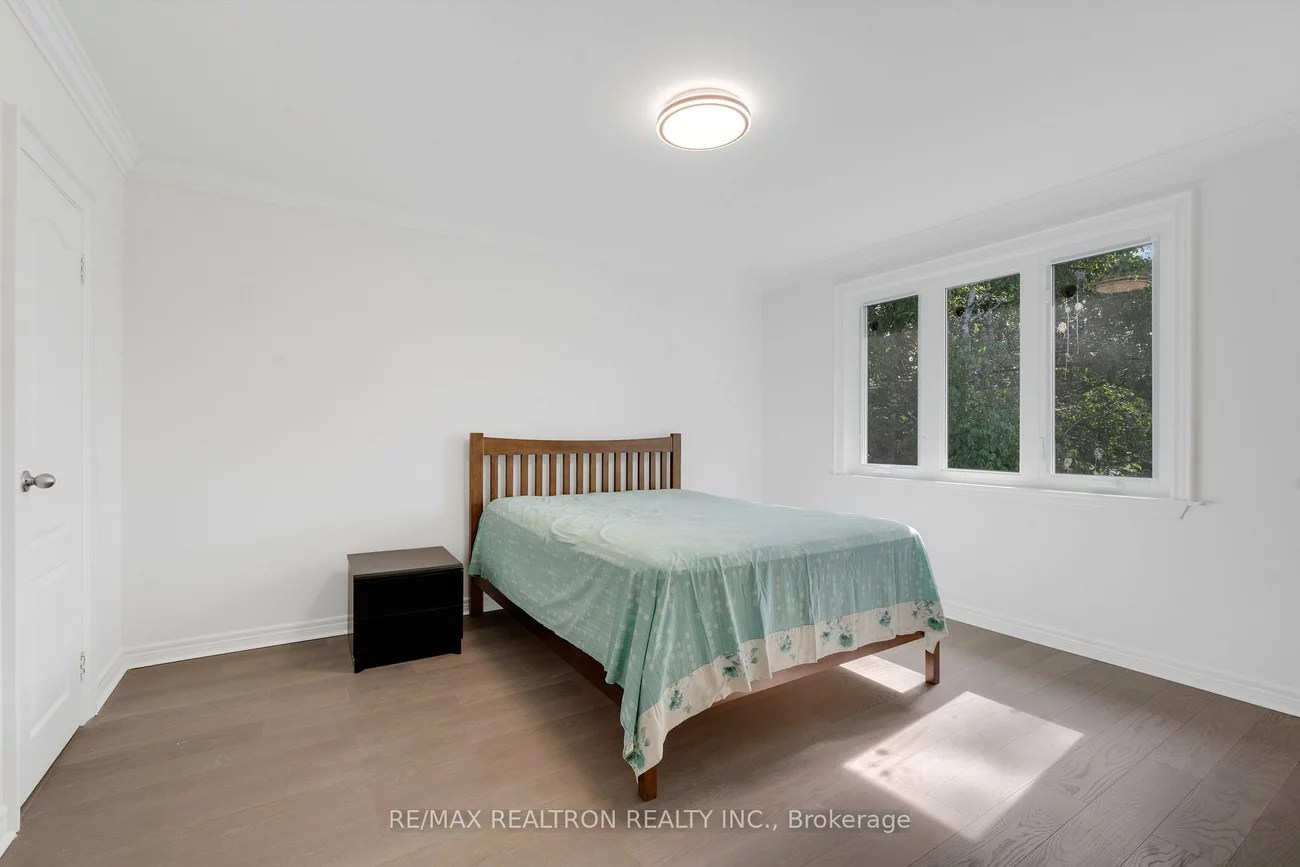 53, Knighton, Victoria Village, Toronto