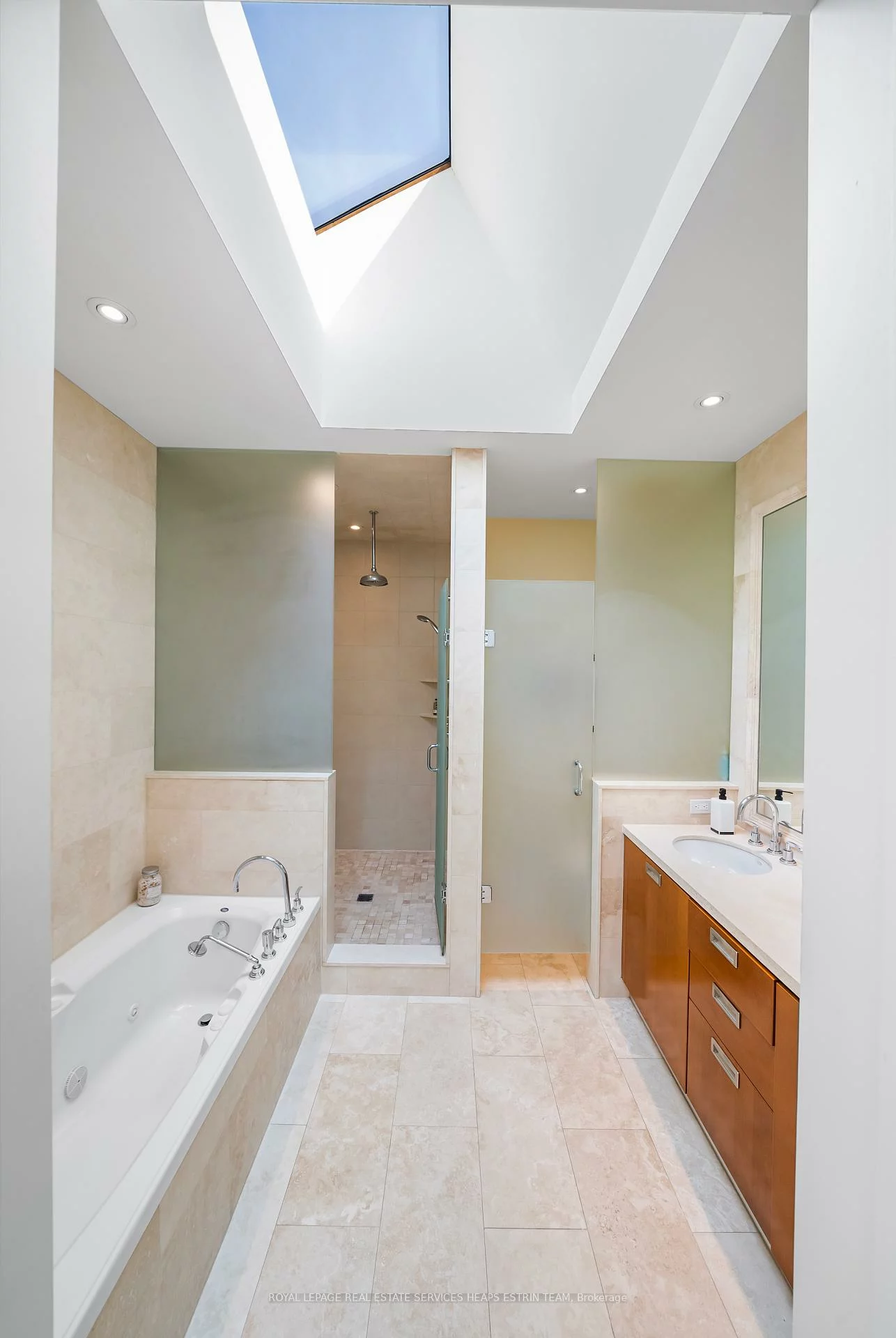 114, Belsize, Mount Pleasant West, Toronto