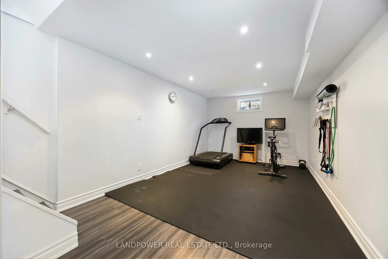 48, Marowyne, Don Valley Village, Toronto