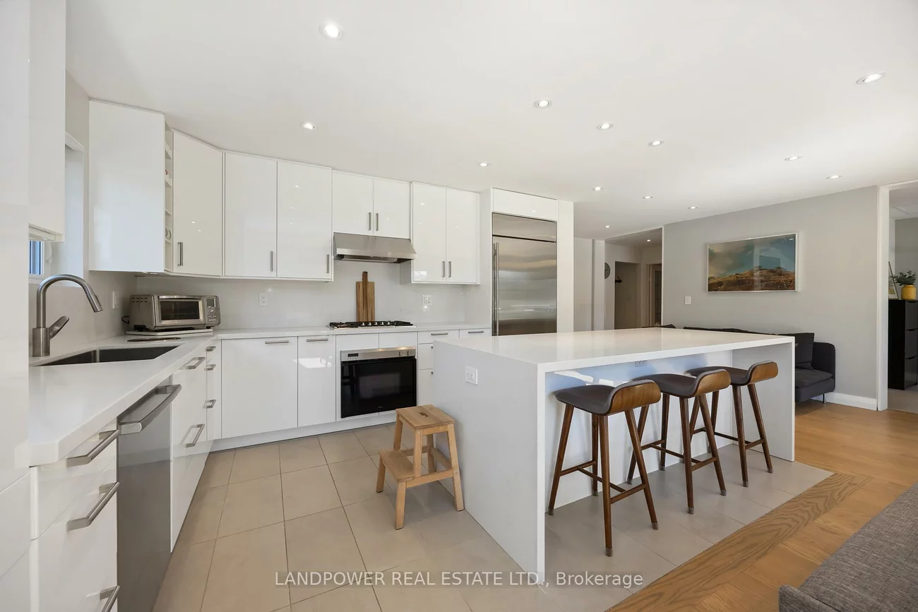 48, Marowyne, Don Valley Village, Toronto