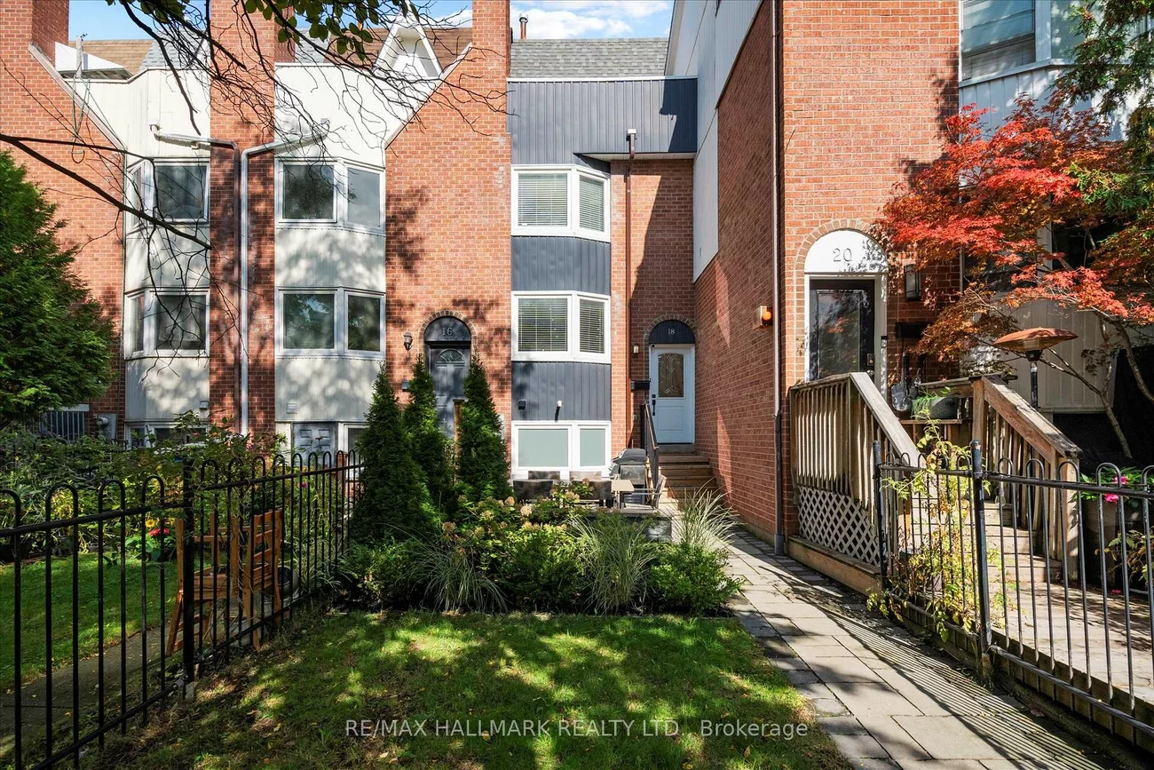 18, Sydenham, Regent Park, Toronto