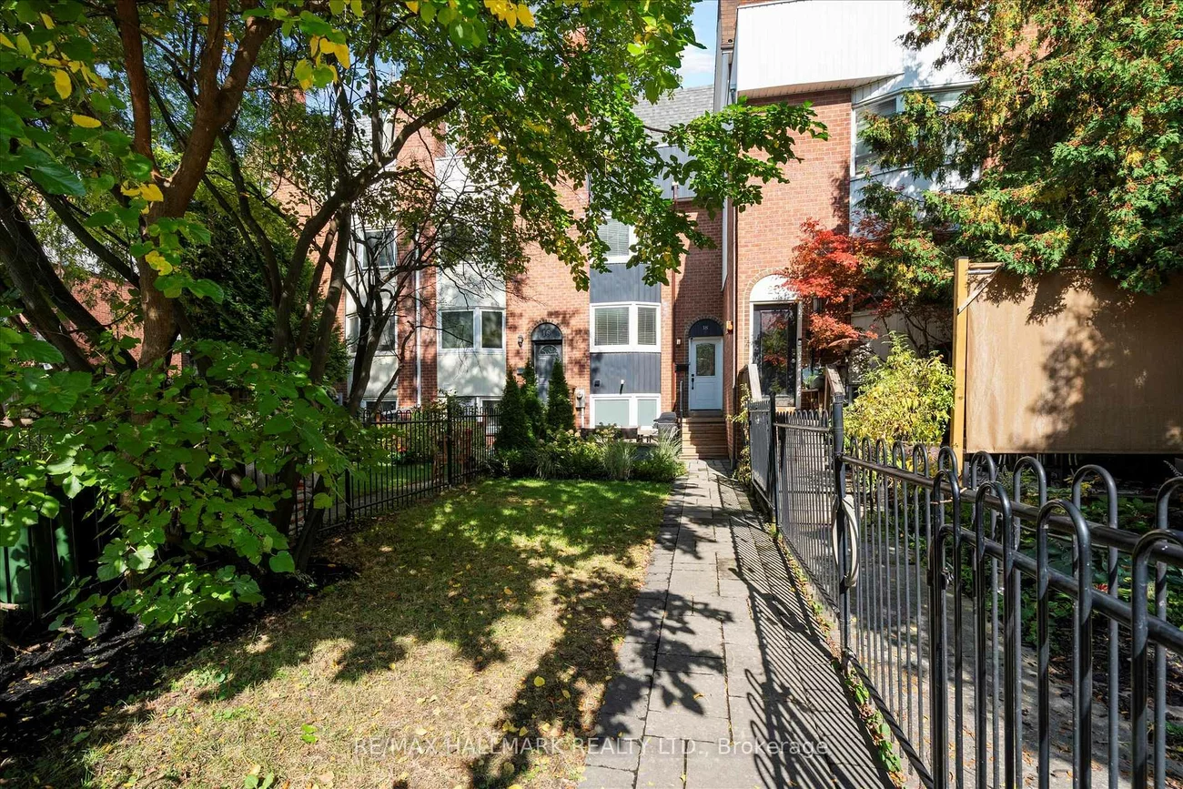 18, Sydenham, Regent Park, Toronto