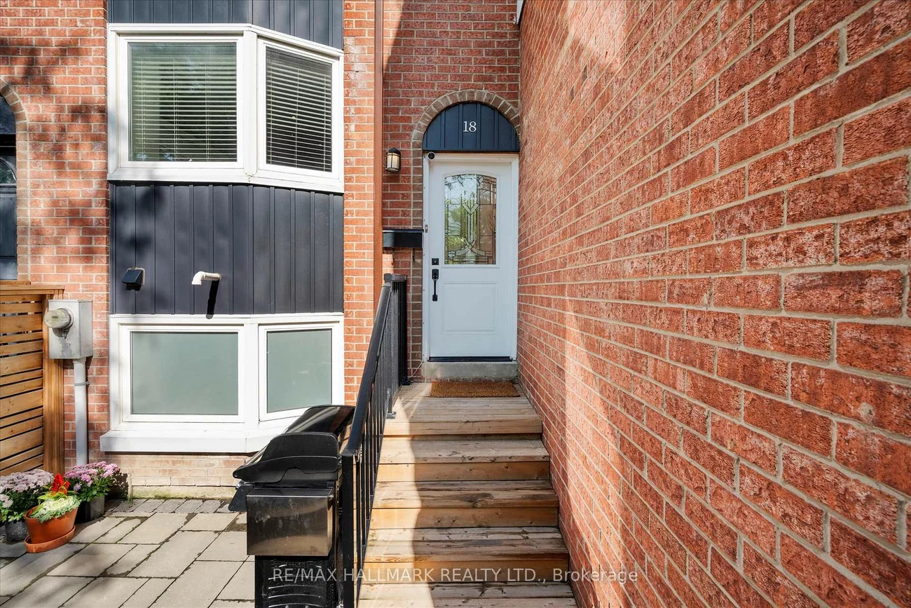 18, Sydenham, Regent Park, Toronto