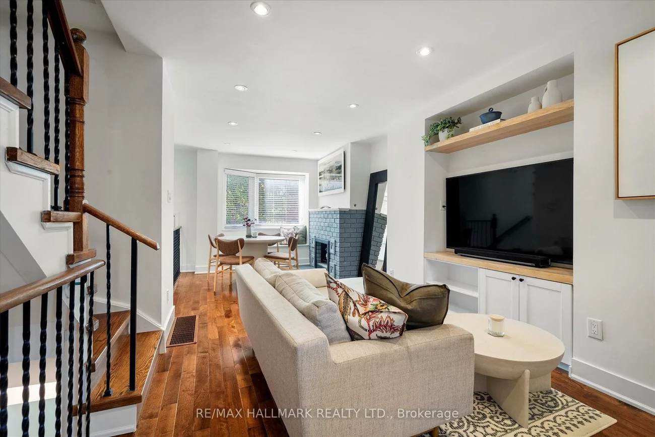 18, Sydenham, Regent Park, Toronto