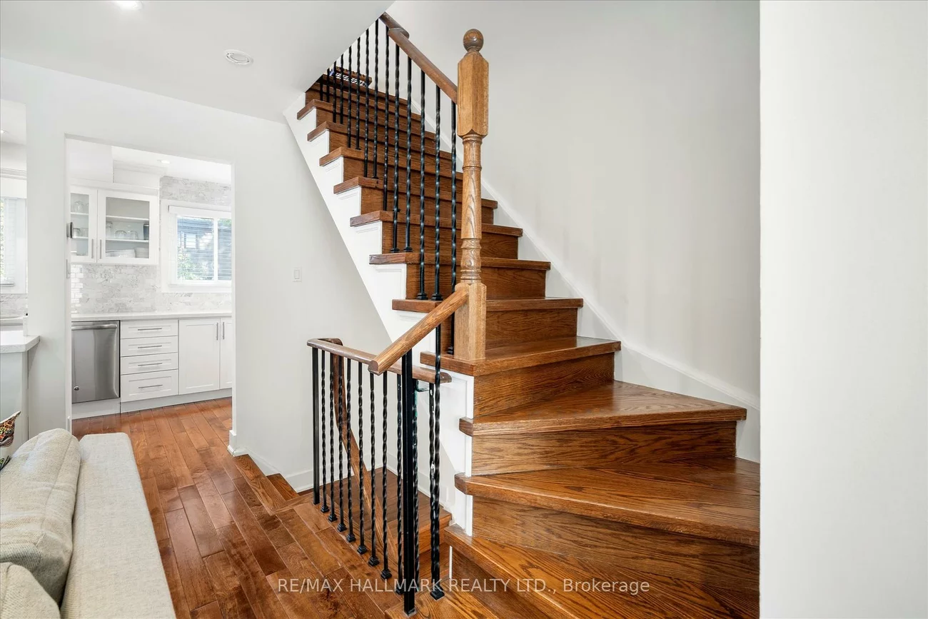 18, Sydenham, Regent Park, Toronto