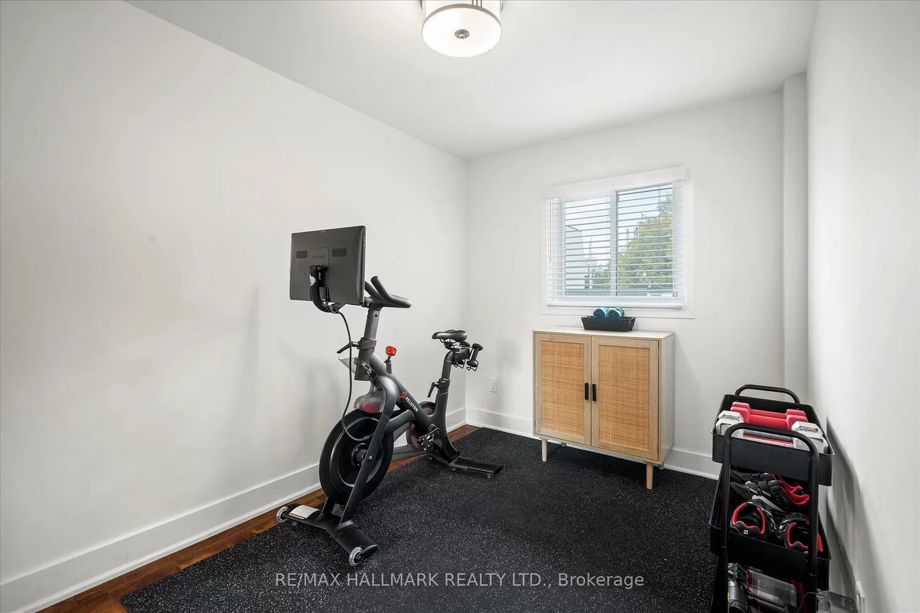 18, Sydenham, Regent Park, Toronto