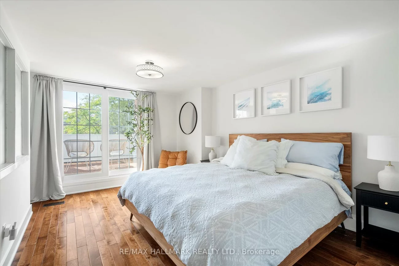 18, Sydenham, Regent Park, Toronto