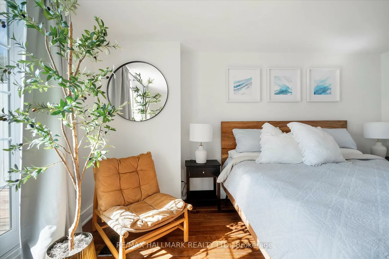 18, Sydenham, Regent Park, Toronto
