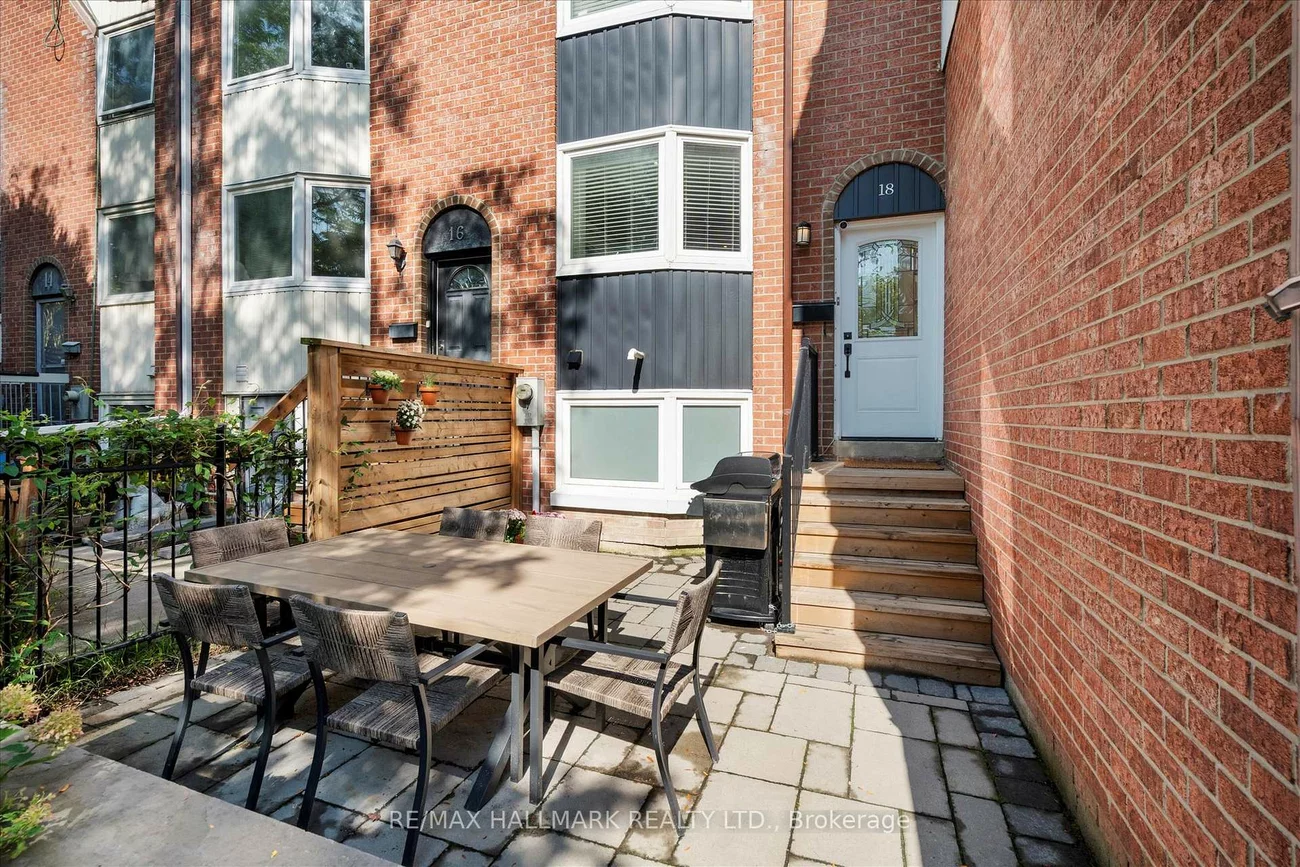 18, Sydenham, Regent Park, Toronto