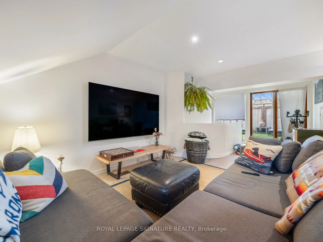 14, Tranby, Annex, Toronto