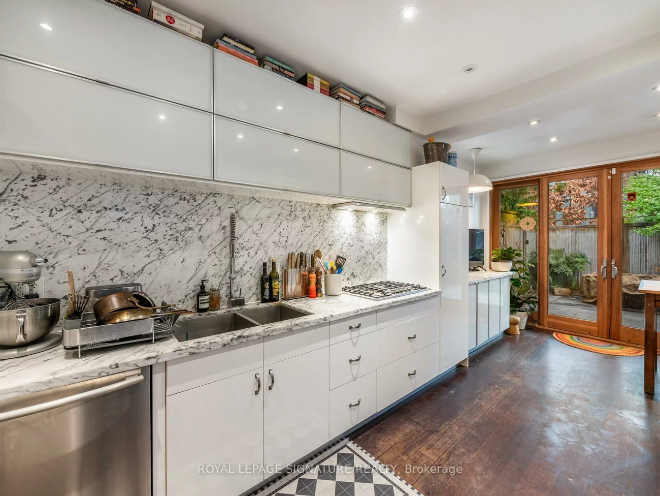 14, Tranby, Annex, Toronto