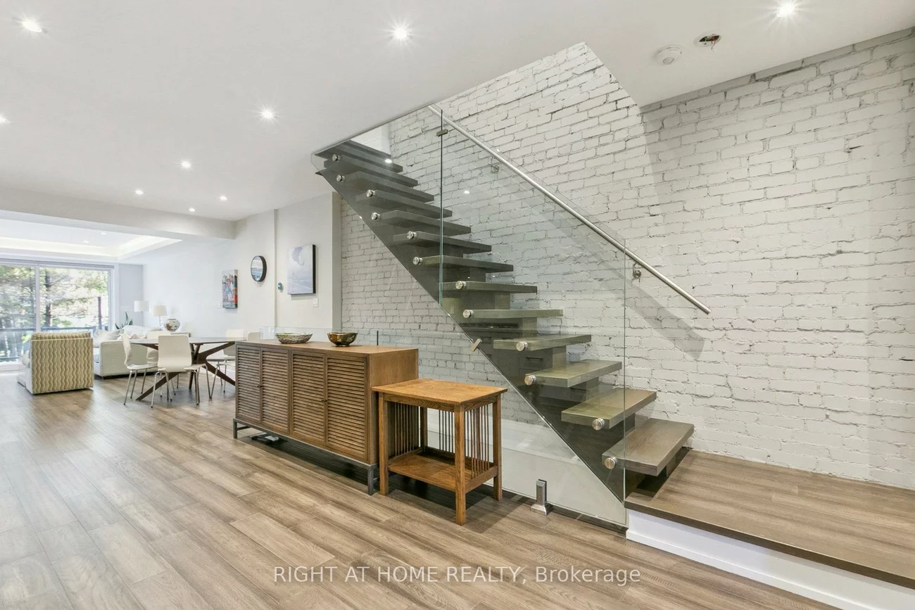 341, Balliol, Mount Pleasant East, Toronto