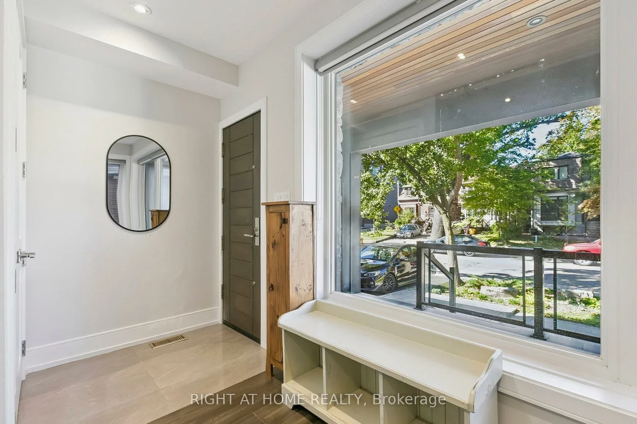 341, Balliol, Mount Pleasant East, Toronto