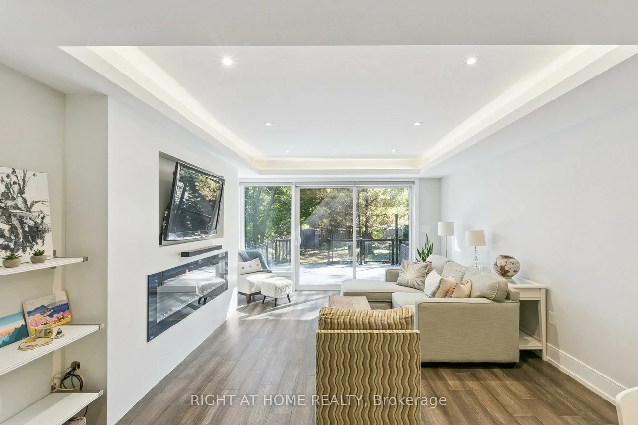 341, Balliol, Mount Pleasant East, Toronto