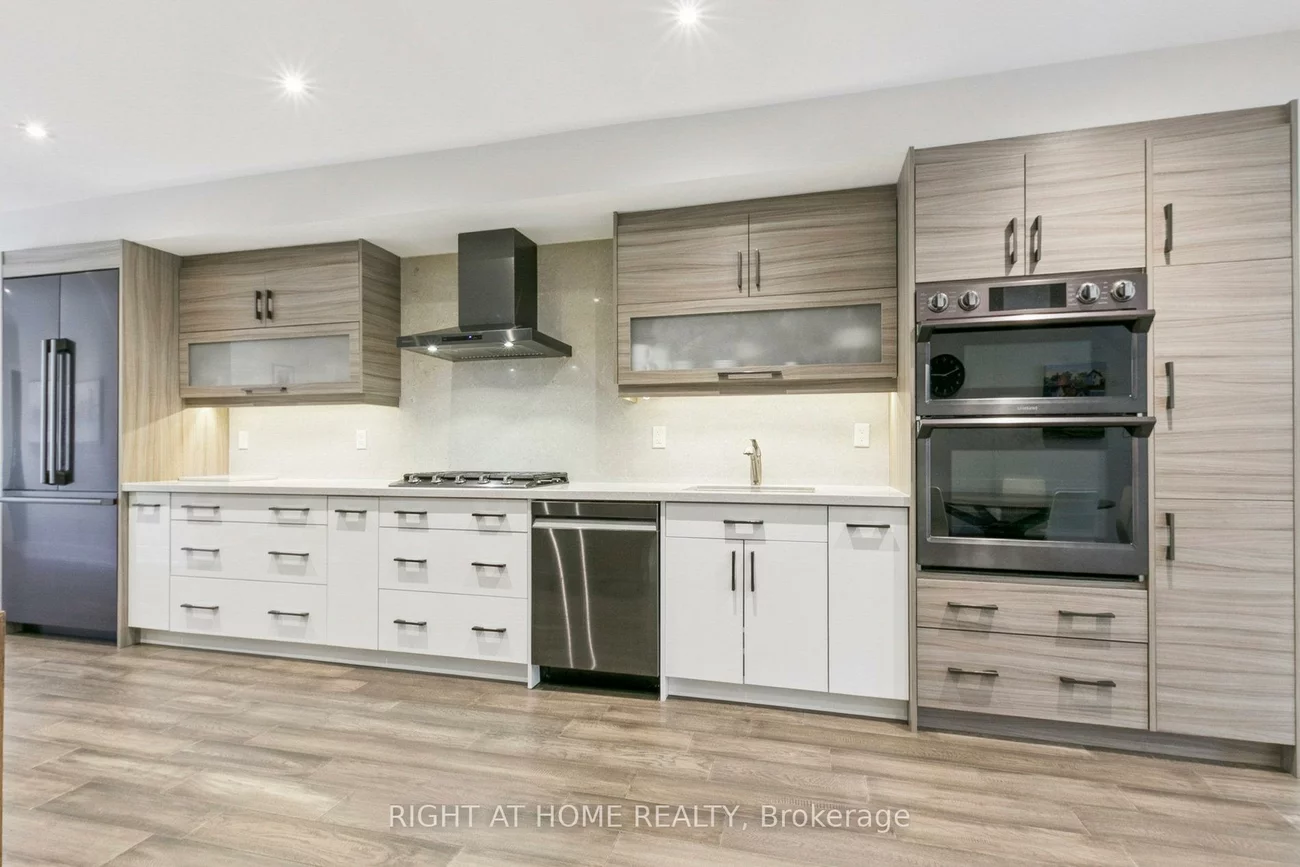 341, Balliol, Mount Pleasant East, Toronto